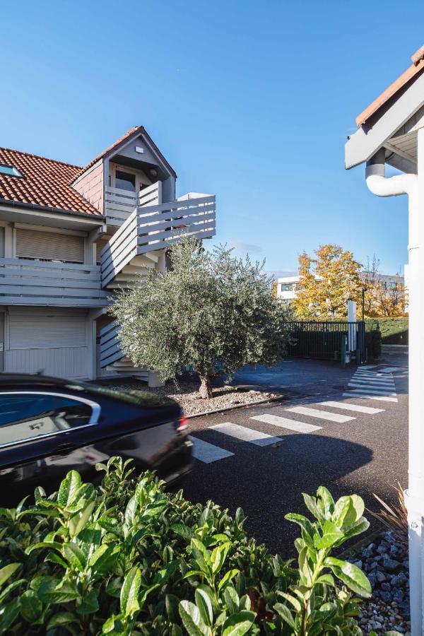 Hotel Campanile Lyon Bron Eurexpo Esterno foto