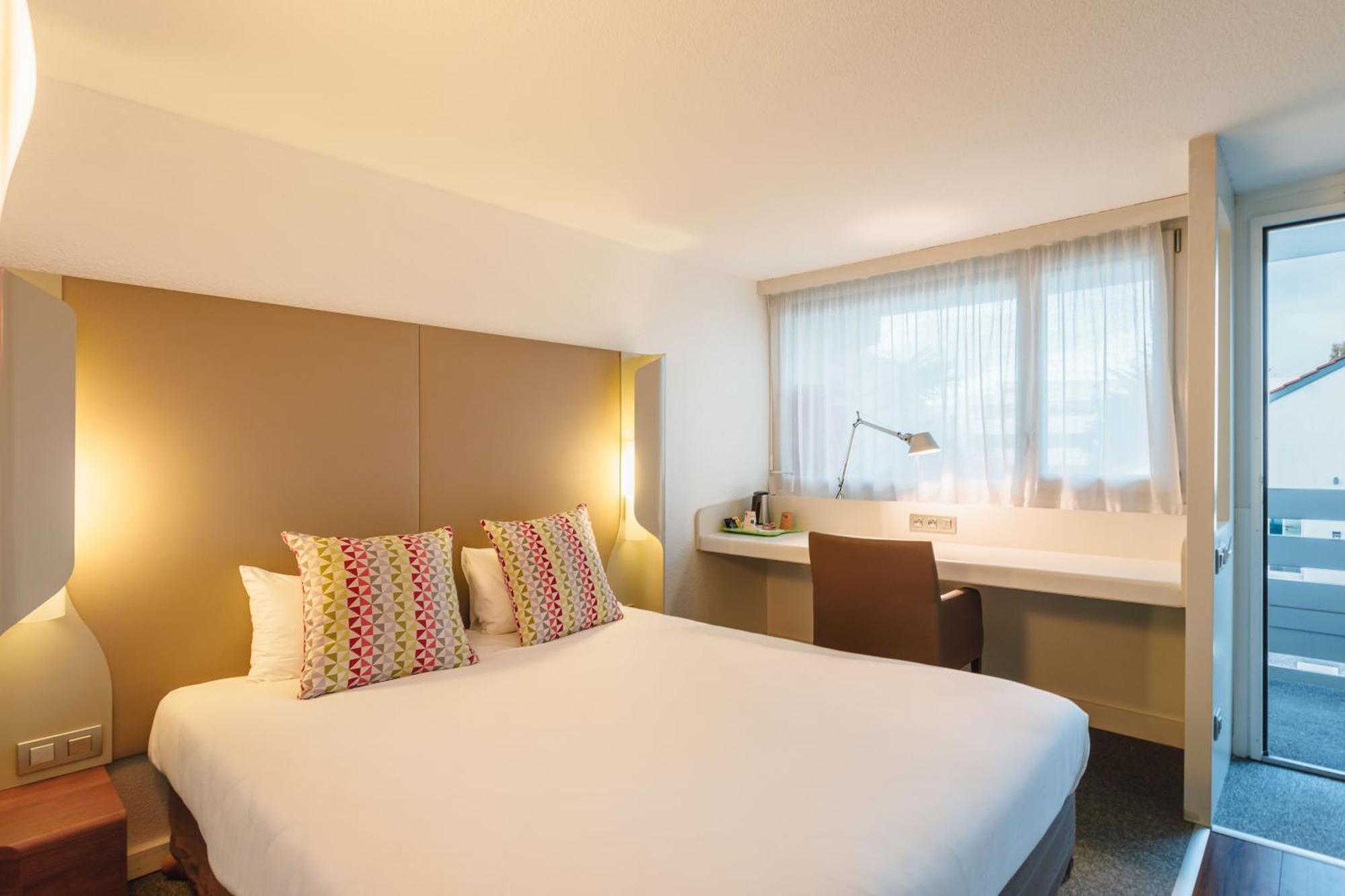 Hotel Campanile Lyon Bron Eurexpo Esterno foto